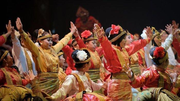 Tari Saman - Simak kumpulan pantun Aceh berikut, salah satu pantun dengan bahasa daerah khas nusantara, bagikan di sosial media!