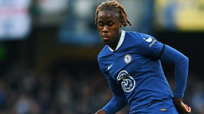Pemain Chelsea, Trevoh Chalobah - Bek tengah 24 tahun itu masuk radar tim Liga Italia, AS Roma sebagai deputi Chris Smalling.