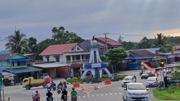 Tugu Putri Lemlai Suri di Tanjung Selor. Bupati Syarwani, minta masyarakat tak lagi menyebut Tugu Telur Pecah.