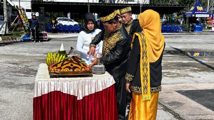 Upacara HUT ke-64 Kabupaten Bulungan dan hari jadi Tanjung Selor yang ke-234 di halaman kantor bupati, Sabtu (12/10/2024).