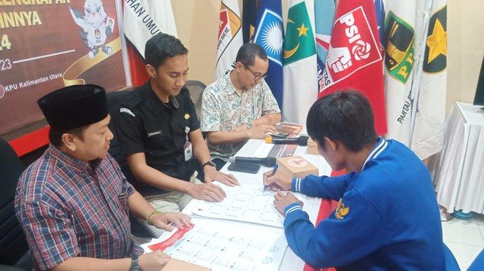 Validasi DCT untuk rancangan surat suara yang dilakukan di KPU Kaltara, Rabu (1/11/2023).