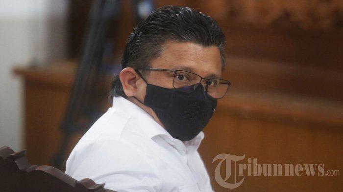 Terdakwa kasus pembunuhan Brigadir Yosua Hutabarat atau Brigadir J, Ferdy Sambo menjalani sidang di ruang sidang PN Jakarta Selatan, Jakarta, Senin (13/2/2023). Sidang kali ini dengan agenda pembacaan vonis oleh majelis hakim. (Tribunnews/Jeprima )