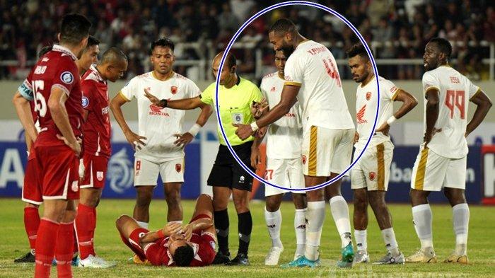 YURAN FERNANDES - Bek tengah PSM Makassar, Yuran Fernandes (depan, kanan) memberikan jempol ke arah bek tengah Persis Solo, Jaimerson Xavier (bawah) yang tergeletak di lapangan usai keduanya berduel saat perebutan bola dalam laga pekan ke-11 BRI Liga 1 2022/2023 antara Persis Solo versus PSM Makassar di Stadion Manahan, Kota Solo, Jawa Tengah, Kamis (29/9/2022) sore. Kali ini bek PSM Makassar di Liga 1 yakni Yuran Fernandes dipanggil bela nagaraya yakni Timnas Cape Verde jelang Kualifikasi Piala Dunia Zona Afrika 2026.