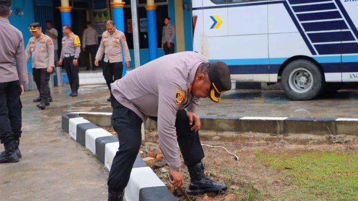 Aksi peduli lingkungan di kawasan Pelabuhan Kayan II Tanjung Selor, Bulungan pada Kamis (13/07/2023).