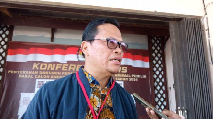 Simak artikel Kaltara Memilih terbaru, Hasan Basri kini satu-satunya incumbent di empat besar calon DPD Dapil Kalimantan Utara atau Kaltara sesuai real count KPU terbaru.