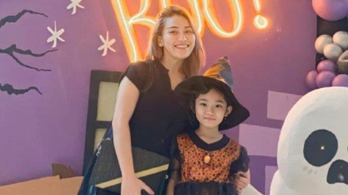 Ayu Ting Ting ogah pertemukan putrinya Bilqis Khumairah Razak dengan sang ayah