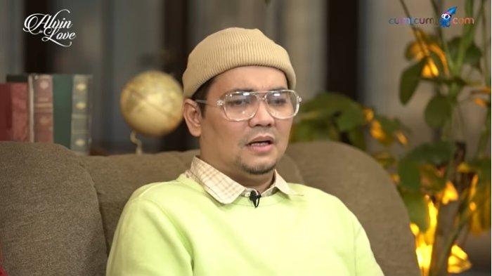 Indra Bekti operasi sinus di RSPAD Gatot Subroto, mantan istri Adilla Jelita datang menjenguk. (Tangkapan Layar YouTube Cumi Cumi)