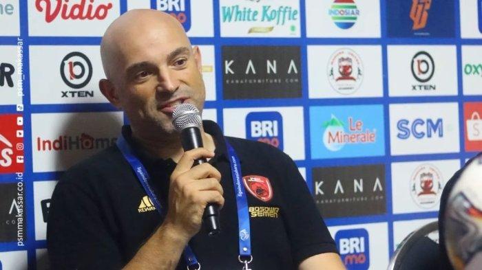 Ada Apa? Bernardo Tavares tak bisa dampingi langsung Wiljan Pluim cs di pinggir lapangan saat laga PSIS Semarang vs PSM Makassar di BRI Liga 1.