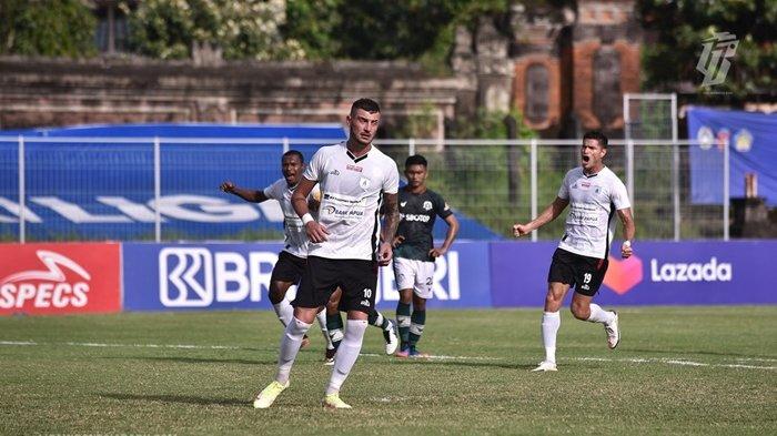 Yehven Baha saat bela Persipura Jayapura