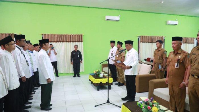 Bupati Bulungan Syarwani, melantik Dewan Hakim untuk pelaksanaan MTQ ke-48 tingkat Kabupaten di Ruang Pertemuan Kantor Kemenag Kabupaten Bulungan, Selasa (15/08/2023).