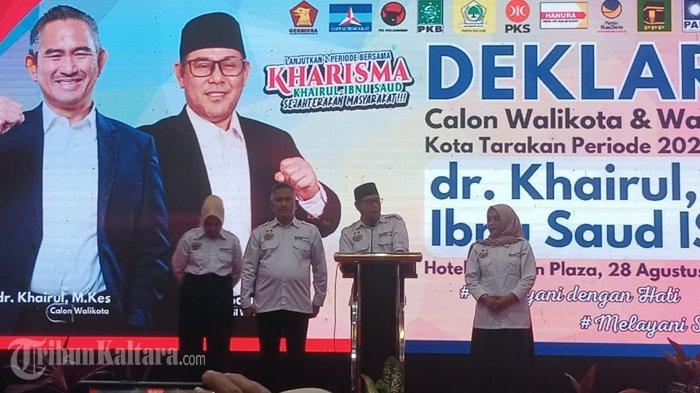 Paslon Khairul-Ibnu Saud (Kharisma) saat deklarasi maju Pilkada Tarakan 2024 bersama para relawan dan parpol pendukung di Ballroom Tarakan Plaza Hotel, Tarakan, Kalimantan Utara, Rabu (29/8/2024). (TribunKaltara.com/Andi Pausiah)