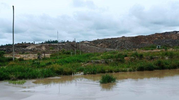 Tampak kondisi air. Diduga terjadi pencemaran limbah perusahaan di Pulau Bunyu, Bulungan, Kalimantan Utara.