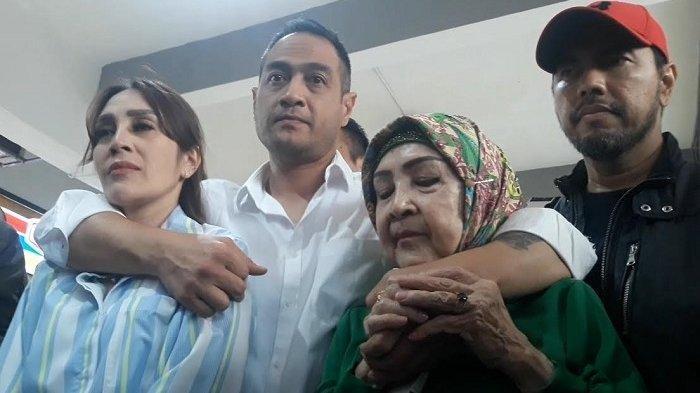 Ferry Irawan bebas dari penjaran usai mendapatkan remisi atau pengurangan masa tahanan.
