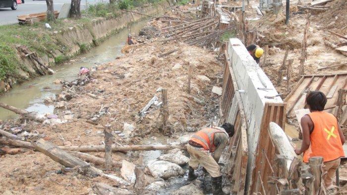 Ilustrasi perbaikan drainase demi mengantisipasi banjir di Kota Balikpapan