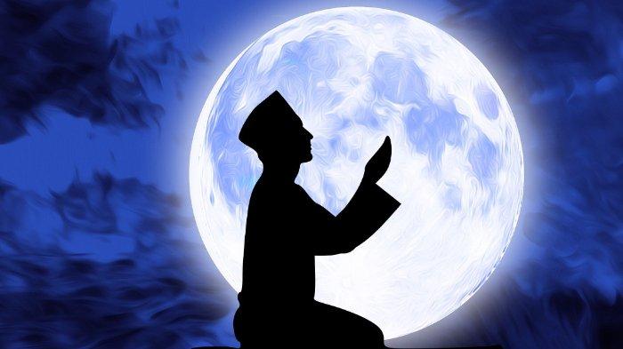 Ilustrasi orang berdo - Simak kumpulan pantun menyambut Isra Miraj 26 Rajab yang diperingati pada 28 Februari 2022 mendatang