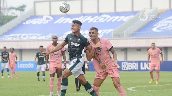 Jaimerson Xavier (kanan) saat bela Madura United di Liga 1