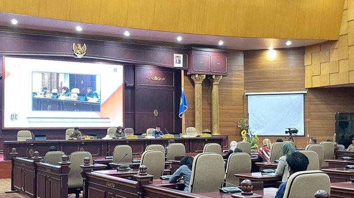 Jubir Fraksi Demokrat, Darmawansah menyampaikan pemandangan umum saat rapat Paripurna di DPRD Nunukan, Senin (21/08/2023), siang.