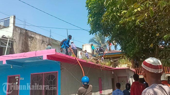 Proses pemadaman api di RT 20 Kelurahan Karang Anyar Pantai, Rabu (2/8/2023) yang dilakukan petugas pemadam kebakaran Tarakan. (TribunKaltara.com/Andi Pausiah)