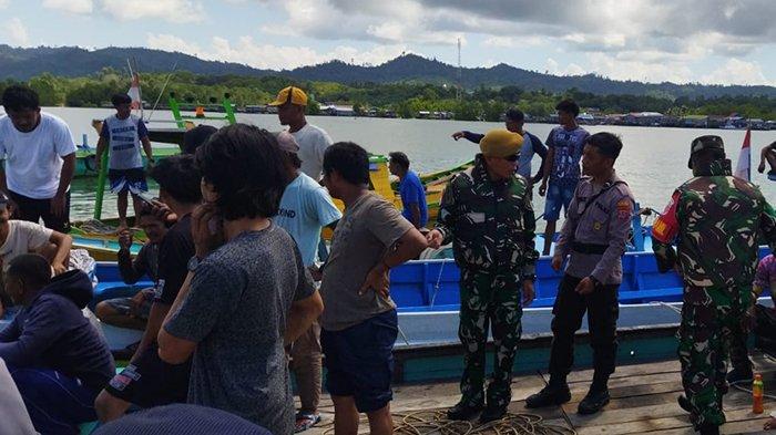 Sejumlah instansi gabungan menggelar rapat terkait kecelakaan laut akibat tabrakan perahu di Pulau Sebatik, Nunukan, Kalimantan Utara, Senin (15/04/2024).
(HO/ Amin).