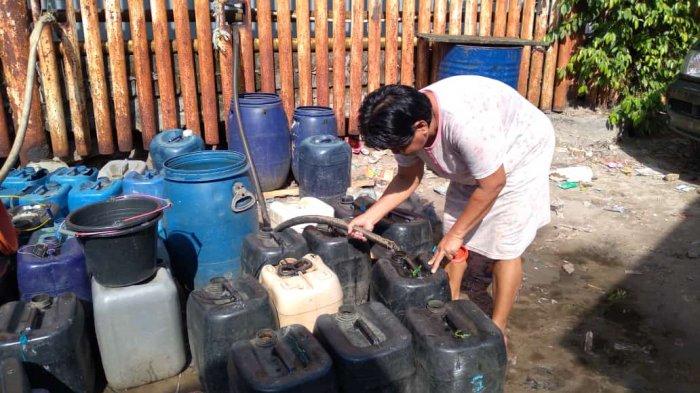 Dampak krisis ari mulai dirasakan warga Kerok Laut , Kabupaten PPU hingga antre pembagian air bersih.