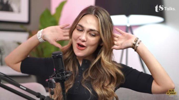 Soal isu kedekatannya dengan Maxime Bouttier. Luna Maya minta doa. (Tangkapan layar YouTube TS Media)
