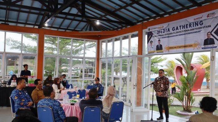Pj Bupati PPU Makmur Marbun bertemu wartawan dari berbagai media di Penajam Paser Utara sebelum masa jabatan berakhir pada 19 September 2024 besok. (HO/ DISKOMINFO PPU)