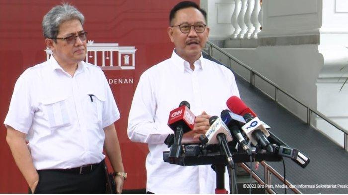 FOTO Eks Kepala Otorita IKN Bambang Susantono saat menyampaikan update pembangunan Ibu Kota Nusantara kepada media usai rapat bersama Presiden Joko Widodo dan sejumlah Menteri membahas investor yang bakal bergabung. Selain Mensesneg Pratikno, kabar Kepala Otorita IKN mundur juga mendapat reaksi dari politisi PKS yang juga anggota DPR RI Mardani Ali Sera