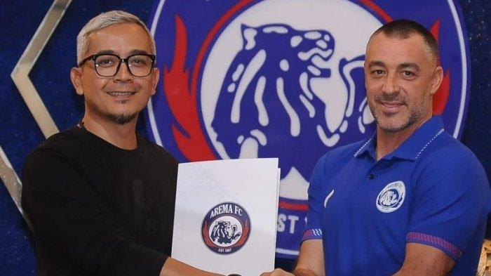 Pelatih baru Arema FC, Jose Manuel Gomes da Silva atau akrab disapa Ze Gomes, menggantikan posisi Joel Cornelli yang didepak sebelum klub berjuluk Singo Edan ini menghadapi putaran kedua Liga 1 musim 2024/2025.