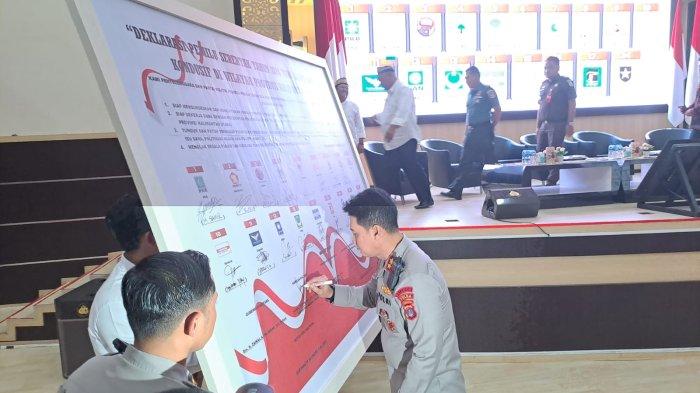 Penandatangan komitmen deklarasi damai Pemilu 2024 di Mapolda Kaltara, Rabu (30/08/2023)
