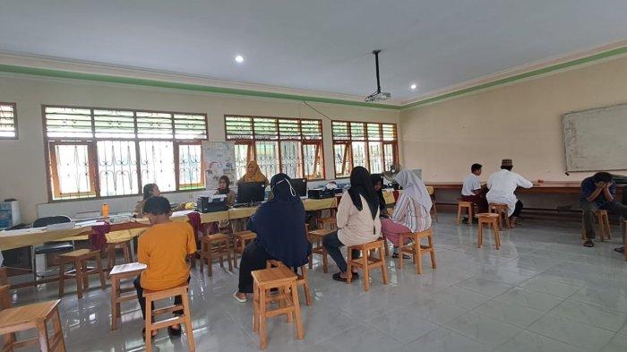 Suasana PPDB di SMPN 2 Tanjung Selor, Bulungan, Kalimantan Utara pasa Senin (26/06/2023).