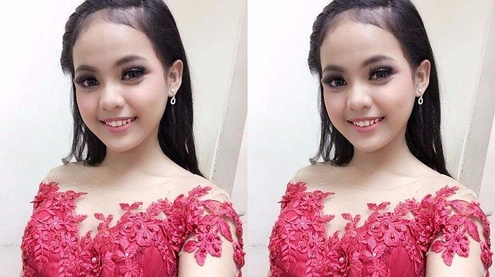 Pendangdut Putri Isnari atau Putri D'Academy resmi menikah dengan Abdul Azis, anak pengusaha tambang batu bara di Balikpapan Sport and Convention Center, Kalimantan Timur, Sabtu (20/4).