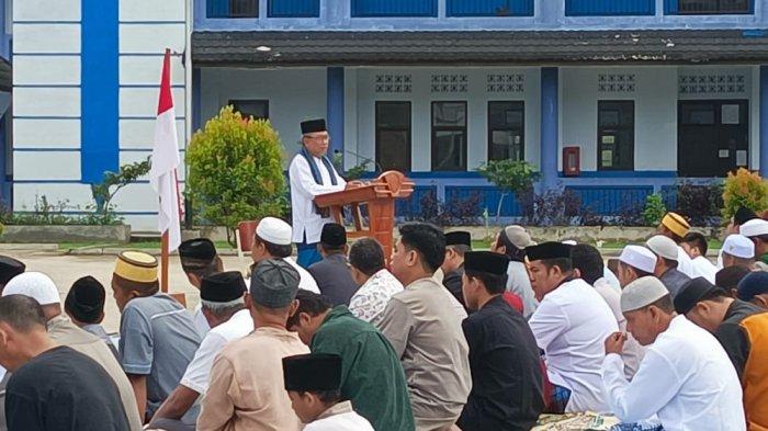 Pelaksanaan Salat Idul Adha 1444 Hijriah Muhammadiyah di SMP Negeri 1 Malinau Kota, Kabupaten Malinau, Kalimantan Utara, Rabu (28/6/2023)
