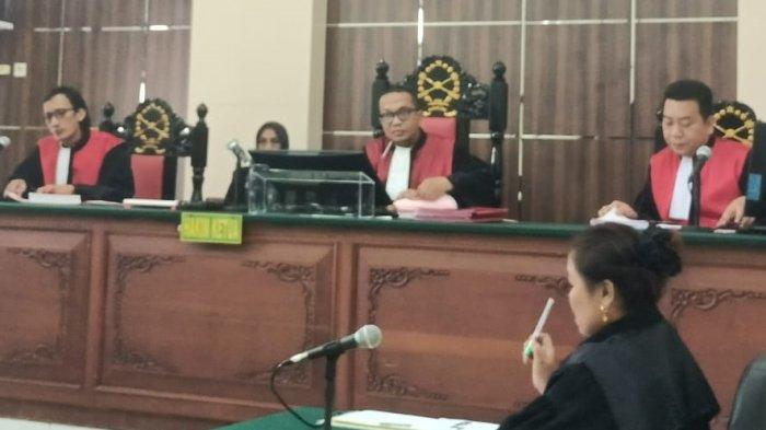 Agenda sidang yang berlangsung di PN Tarakan dalam momen sidang pertama kasus pembunuhan Arya Gading Ramadan oleh sepupunya sendiri, pada Rabu (10/5/2023) lalu. TRIBUNKALTARA.COM/ANDI PAUSIAH