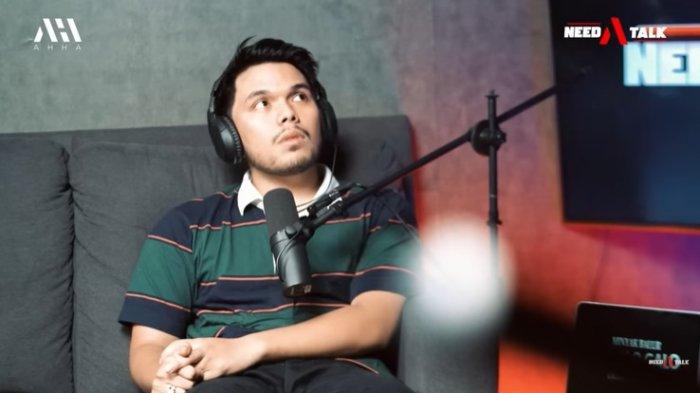 Thariq Halilintar belum move on setelah putus dari Fuji. (Tangkapan Layar YouTube Need A Talk)