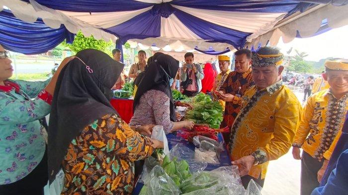 Ilustrasi saat Walikota Tarakan, dr.Khairul,M.Kes bersama Kepala KPwBI Kaltara dan TPID melakukan pemantauan Operasi Pasar Murah di Taman Berkampung, beberapa waktu lalu.