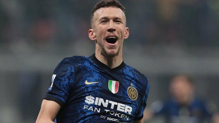 POTENSI BERSUA MANTAN - Ivan Perisic yang saat ini memperkuat PSV, berpotensi menghadapi mantan klubnya, Inter Milan, pada babak 16 besar Liga Champions, yang akan diundi Jumat (21/2/2025).