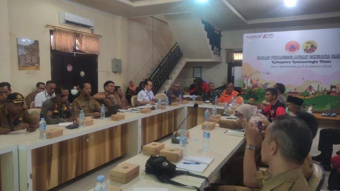 Rapat bersama Pemkab Kotim bersama pengambil kebijakan atau stake holder lainnya sepakat memperpanjang status tanggap darurat bencana Karhutla di Kotim hingga 7 hari kedepan, yakni 26 September 2 Oktober 2023.