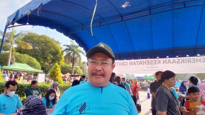 Direktur Rumah Sakit Advent Palangaraya dr Raymond Andrew Sakul, saat ditemui tribunkalteng.com, di Tenda Pemeriksaan Kesehatan Gratis oleh Rumah Sakit Advent Palangaraya, di CFD Palangkaraya, Minggu (6/8/2023).