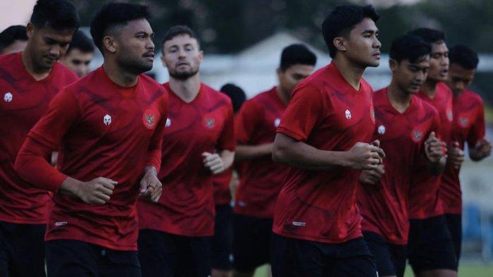 Dua pesepakbola Timnas Indonesia Saddil Ramdani dan Asnawi Mangkualam kini tengah mencari jodoh di aplikasi terbaru, Threads.