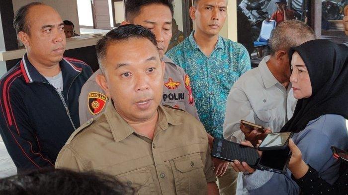 Terkait penangkapan Dua preman di SPBU Jalan Trans Kalimantan. Kasat Reskrim Polres Kubu Raya Iptu Heru Anggoro membanarkan saat dikonfirmasi wartawan terkait hal tersebut, Senin 13 November 2023.