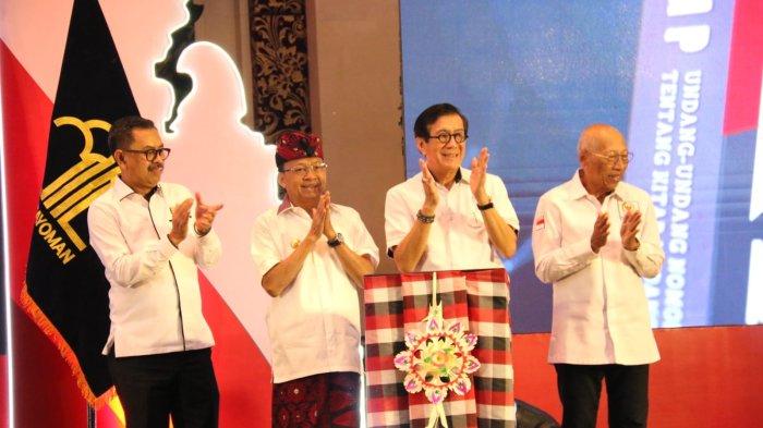 Menkumham Yasonna H Laoly (2 dari kanan) dalam Sosialisasi UU Nomor 1 Tahun 2023 tentang KUHP di The Trans Resort Bali, Rabu (9/8/2023).