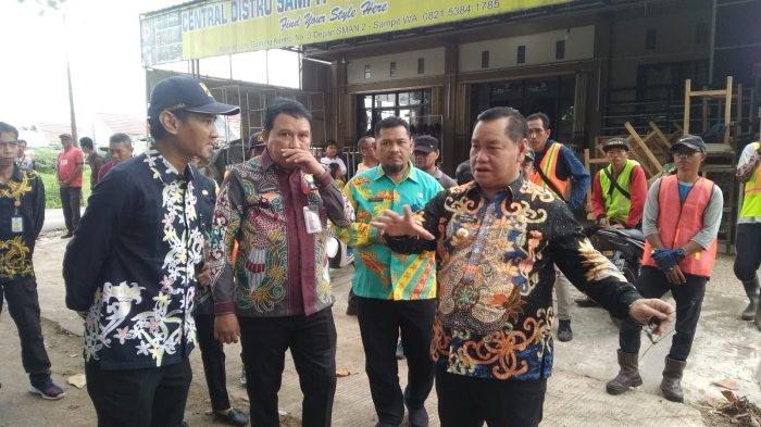 Sejumlah Ruas Jalan di Sampit Diaspal, Bupati H Halikinnor Ajak Masyarakat Ikut Menjaga Agar Awet.