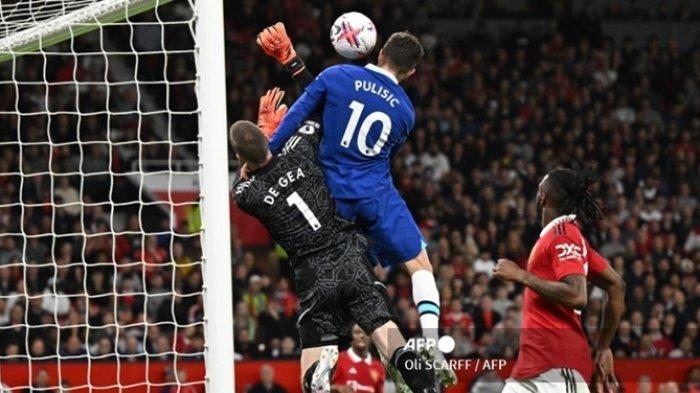 Gelandang Chelsea, Christian Pulisic (10). Terbaru, bos AC Milan yang berasal dari Amerika Serikat dikabarkan berhasil memboyong Christian Pulisic dari Chelsea.
