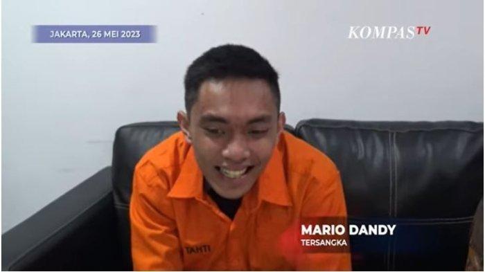 Tersangka penganiayaan terhadap David Ozora, Mario Dandy Satriyo tersenyum saat meminta maaf atas tindakan yang dilakukannya. Kini, berkas perkara terkait kasus ini telah lengkap dan tersangka Mario Dandy serta Shane Lukas telah dilimpahkan ke Kejaksaan Negeri (Kejari) Jakarta Selatan dan ditahan selama 20 hari sejak 26 Mei 2023.