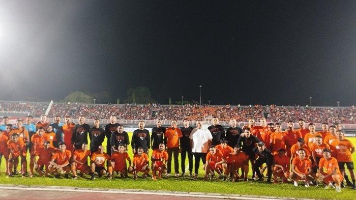 BRI LIGA 1 2023/2024. Skuat Borneo FC Samarinda di Liga 1 2023/2024 diperkenalkan ke publik di Stadion Segiri, Samarinda, Kalimantan Timur.
