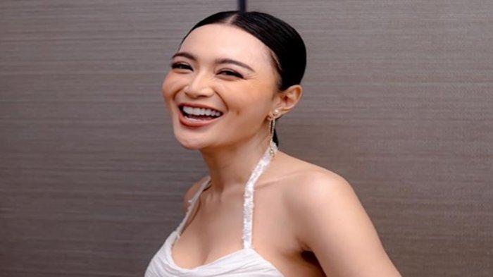 Wika Salim.