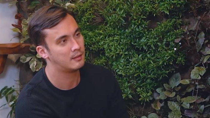 Rendy Kjaernett saat menjadi bintang tamu di podcast CURHAT BANG Denny Sumargo.
