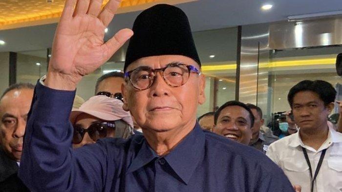 Pimpinan Ponpes Al-Zaytun Panji Gumilang saat memenuhi panggilan Bareskrim Polri terkait kasus dugaan penistaan agama, Senin (3/7/2023).