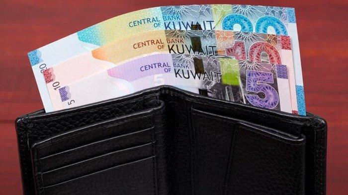 Bulan dolar Amerika Serikat, dinar Kuwait yang kini menduduki mata uang terkuat di dunia.