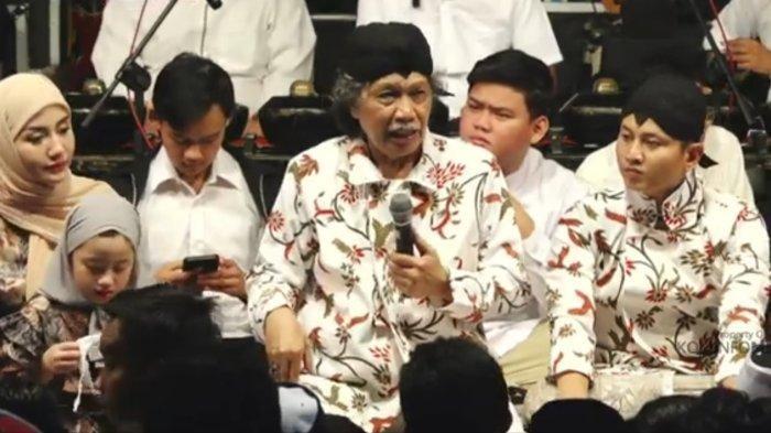 Emha Ainun Nadjib atau Cak Nun